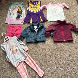 12-2t clothes 
Columbia jacket 12-18 months 
Jean jacket 18 months
